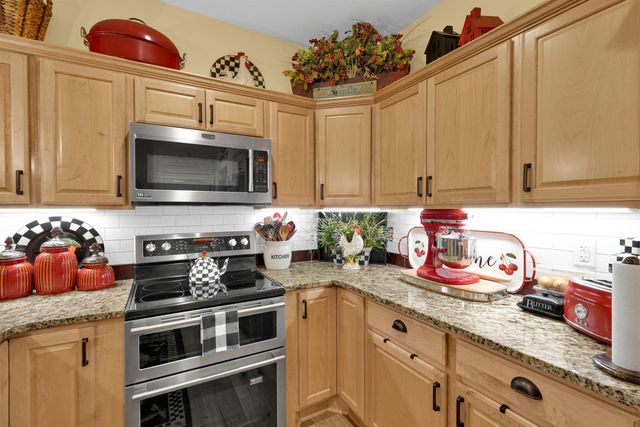 4965 N Indian Oak St, Bel Aire, KS 67226