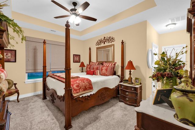 4965 N Indian Oak St, Bel Aire, KS 67226