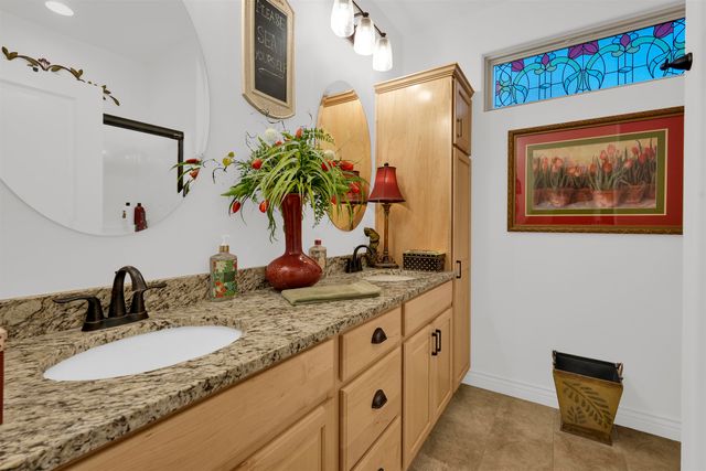 4965 N Indian Oak St, Bel Aire, KS 67226