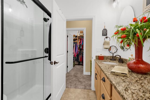 4965 N Indian Oak St, Bel Aire, KS 67226
