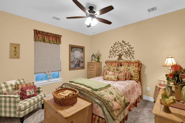 4965 N Indian Oak St, Bel Aire, KS 67226