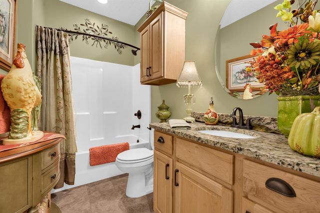 4965 N Indian Oak St, Bel Aire, KS 67226