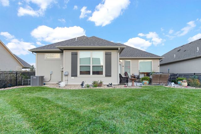 4965 N Indian Oak St, Bel Aire, KS 67226