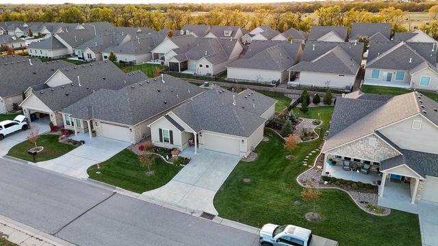 4965 N Indian Oak St, Bel Aire, KS 67226