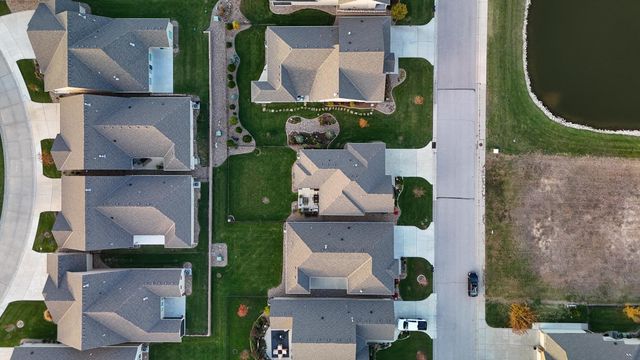 4965 N Indian Oak St, Bel Aire, KS 67226