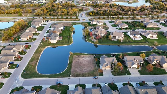 4965 N Indian Oak St, Bel Aire, KS 67226