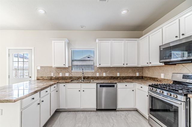 18111 Hillock Glen Lane, Cypress, TX 77429