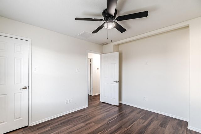 18111 Hillock Glen Lane, Cypress, TX 77429