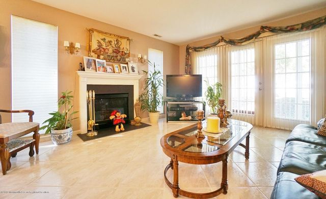 81 Pagoda Lane, Freehold, NJ 07728