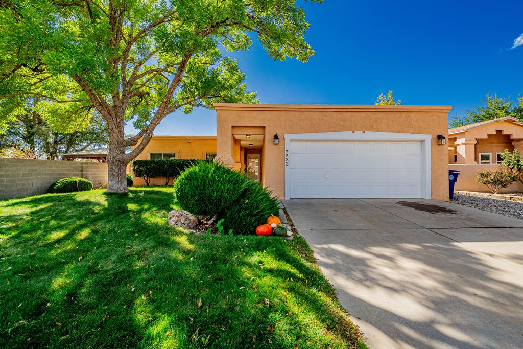 7532 Deerfield Road NW, Albuquerque, NM 87120