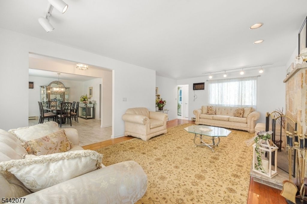 15 E Pierrepont Ave, Rutherford Boro, NJ 07070 — photo 4