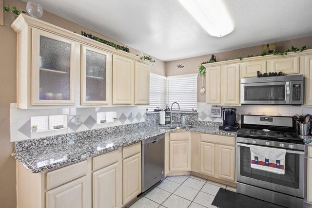 12504 SUN FLARE Drive, El Paso, TX 79938