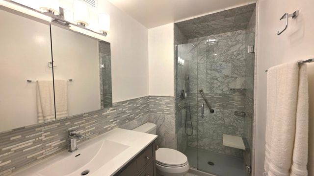 6033 N Sheridan Road 5G, Chicago, IL 60660