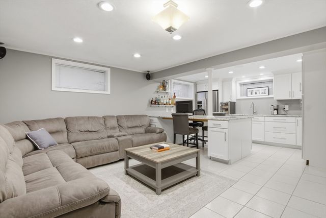 64 Browning Rd, Arlington, MA 02476