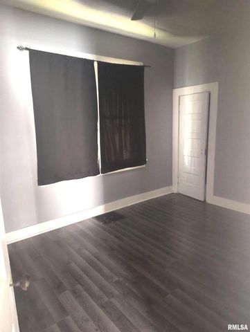 620 E ASH Street, Canton, IL 61520