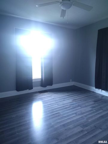 620 E ASH Street, Canton, IL 61520