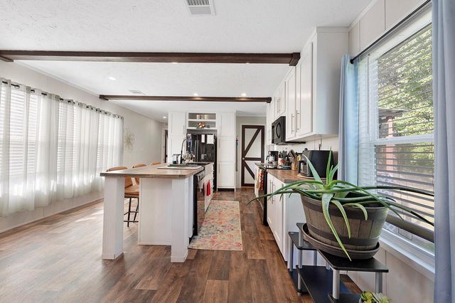 519 S 1st Street, Huntington, TX 75949