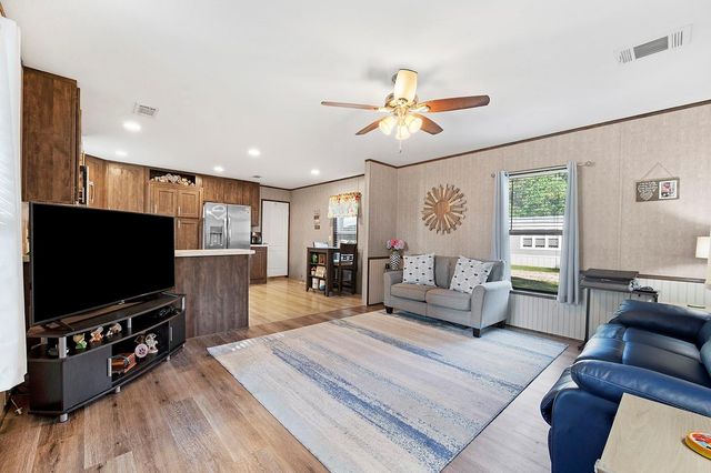 519 S 1st Street, Huntington, TX 75949