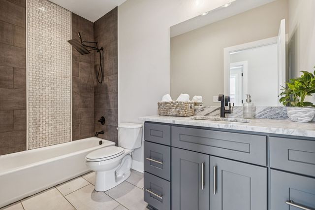 257B Riverside Dr, Nashville, TN 37206