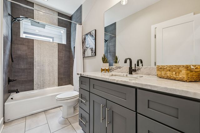 257B Riverside Dr, Nashville, TN 37206