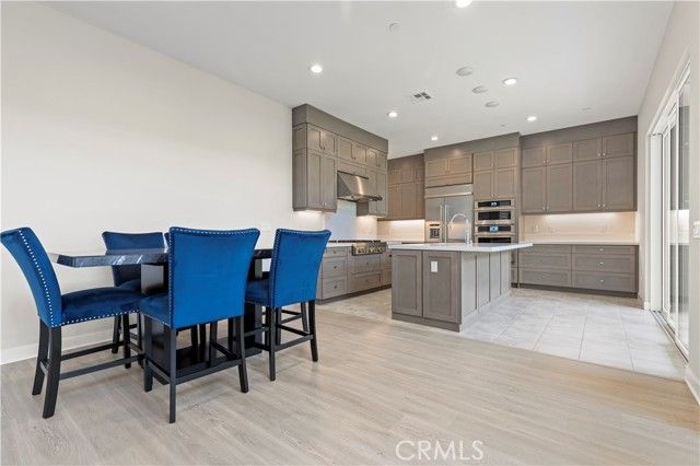 120 Holliston, Lake Forest (el Toro), CA 92630