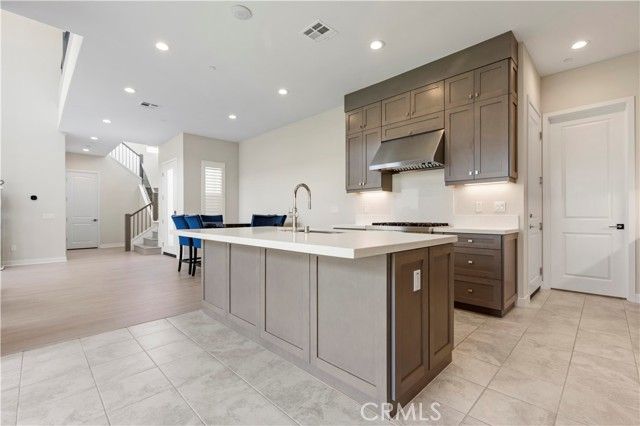 120 Holliston, Lake Forest (el Toro), CA 92630