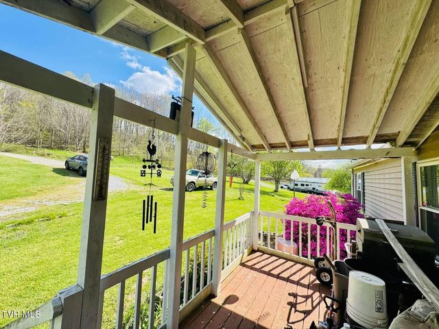 31111 Rich Valley Road, Meadowview, VA 24361