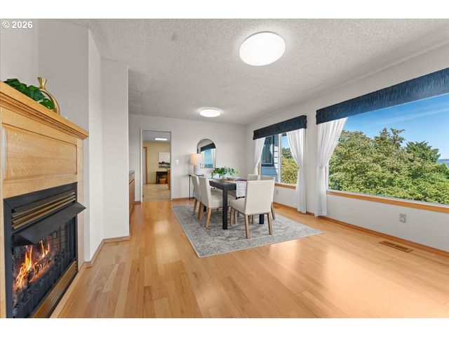 209 Nw ALDER St, Dundee, OR 97115