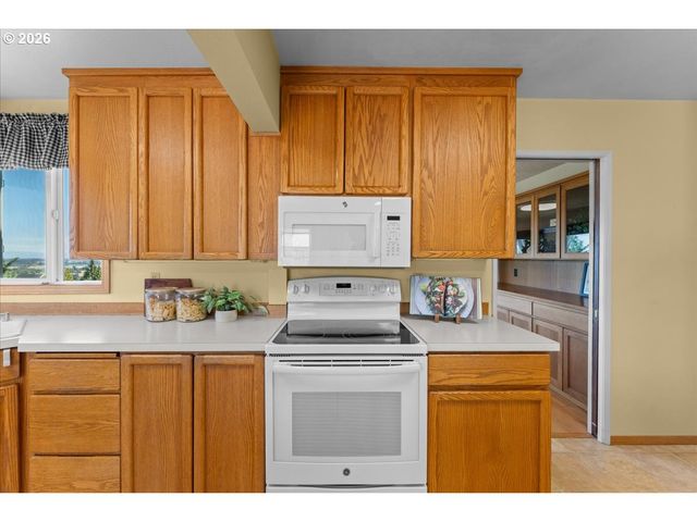 209 Nw ALDER St, Dundee, OR 97115
