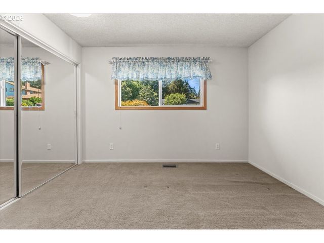 209 Nw ALDER St, Dundee, OR 97115