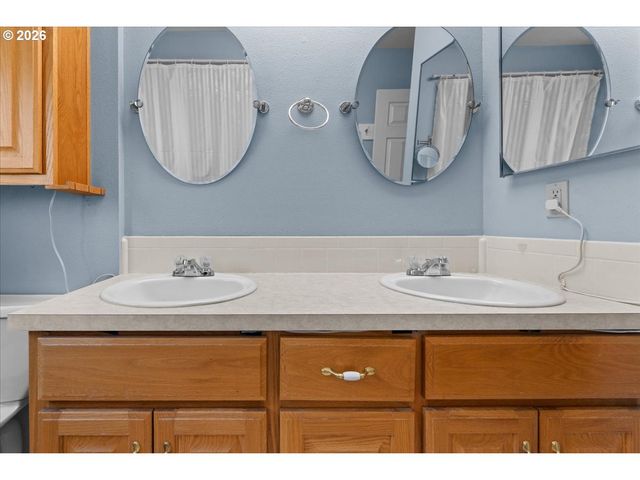 209 Nw ALDER St, Dundee, OR 97115