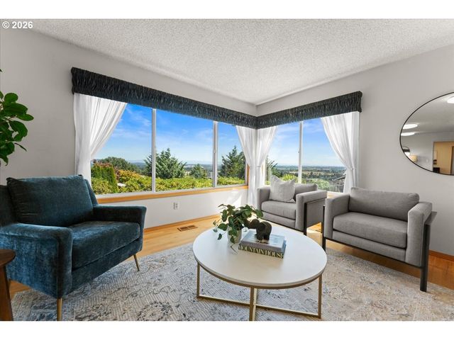 209 Nw ALDER St, Dundee, OR 97115