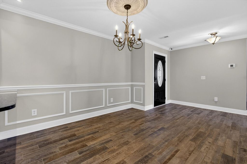 Image 14 of property listing at 5721 Saint Angela Drive, North Charleston, SC 29418