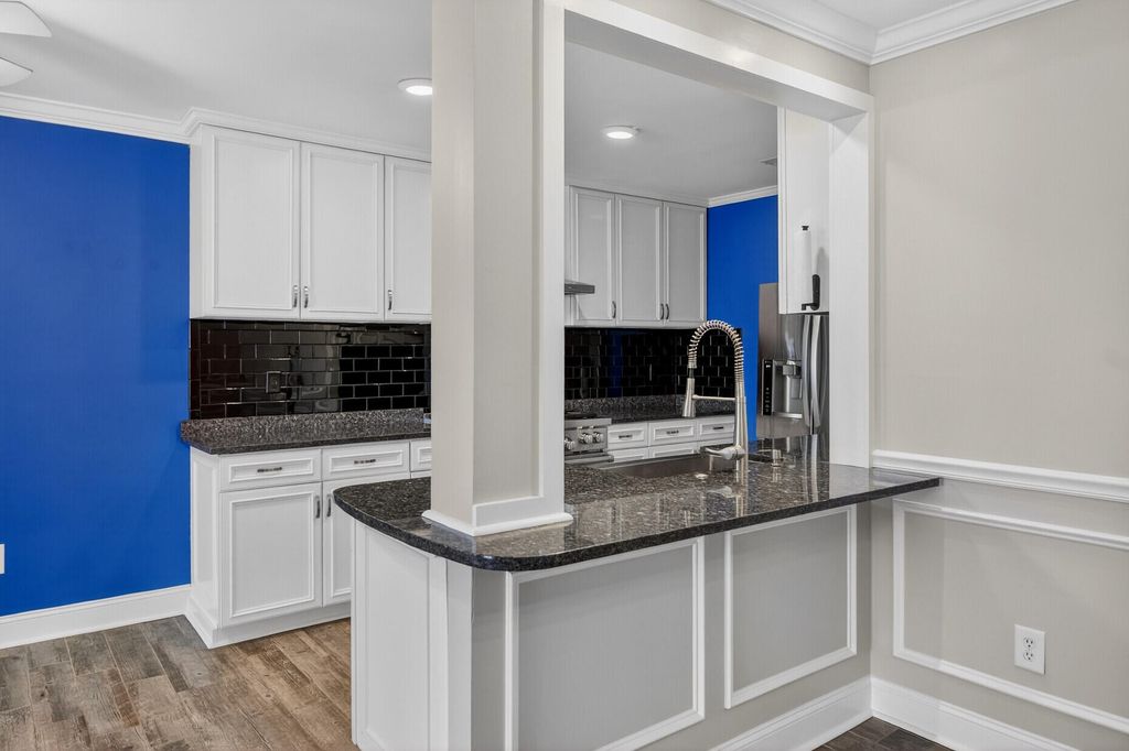 Image 15 of property listing at 5721 Saint Angela Drive, North Charleston, SC 29418