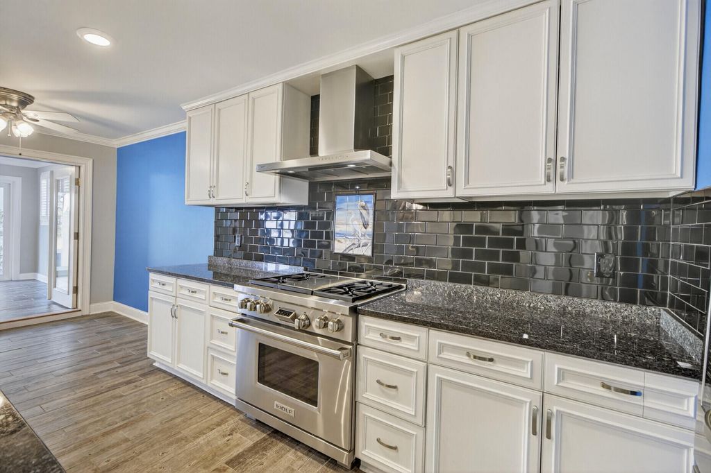 Image 18 of property listing at 5721 Saint Angela Drive, North Charleston, SC 29418