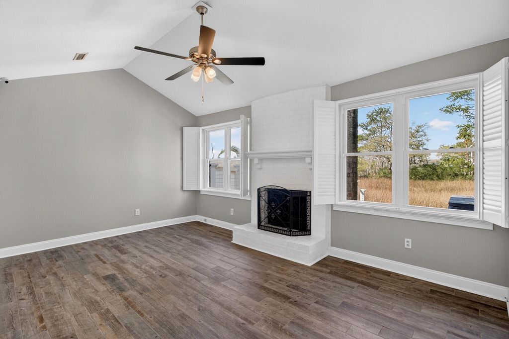 Image 25 of property listing at 5721 Saint Angela Drive, North Charleston, SC 29418