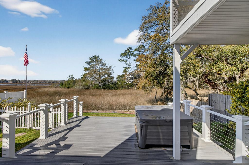 Image 4 of property listing at 5721 Saint Angela Drive, North Charleston, SC 29418