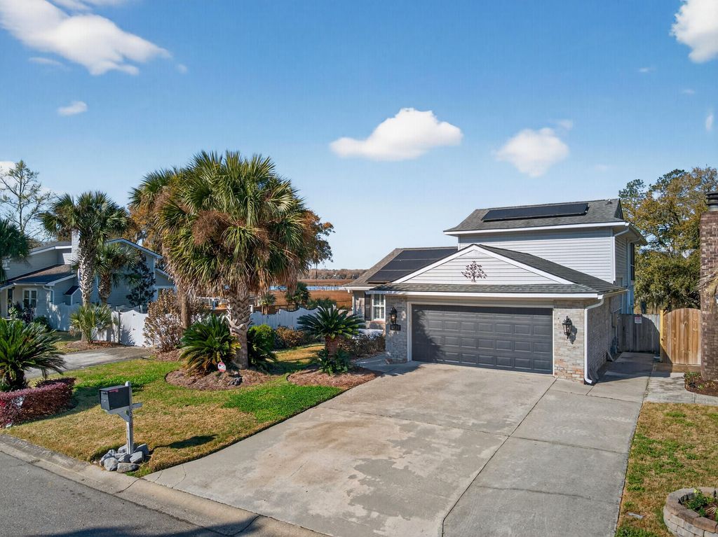 Image 6 of property listing at 5721 Saint Angela Drive, North Charleston, SC 29418