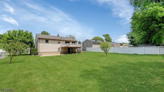 11 Monnett St, Little Ferry Boro, NJ 07643