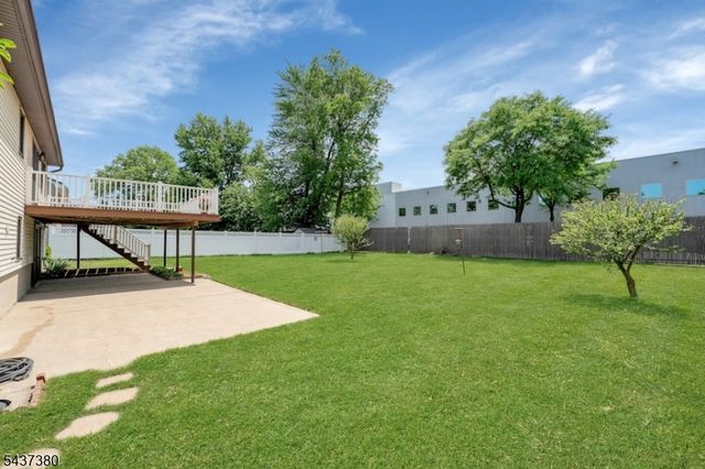 11 Monnett St, Little Ferry Boro, NJ 07643
