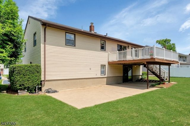 11 Monnett St, Little Ferry Boro, NJ 07643