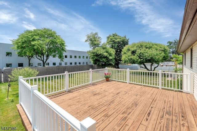11 Monnett St, Little Ferry Boro, NJ 07643