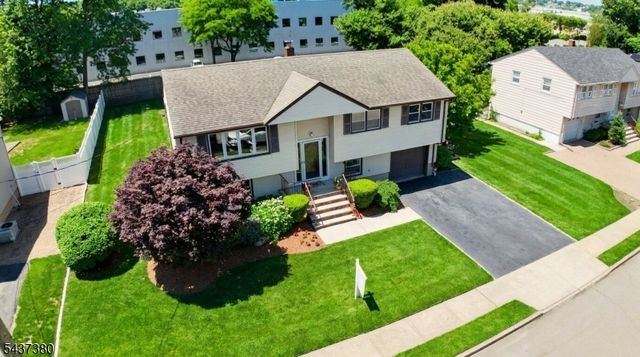 11 Monnett St, Little Ferry Boro, NJ 07643