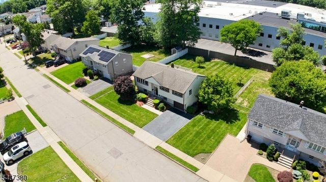 11 Monnett St, Little Ferry Boro, NJ 07643