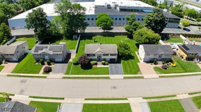 11 Monnett St, Little Ferry Boro, NJ 07643