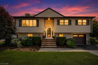 11 Monnett St, Little Ferry Boro, NJ 07643