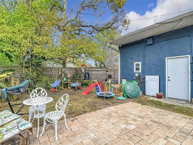 105 W COMANCHE AVENUE, Tampa, FL 33604