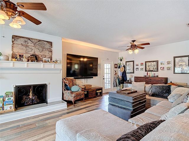 105 W COMANCHE AVENUE, Tampa, FL 33604