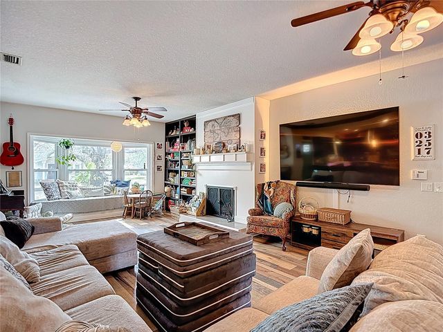 105 W COMANCHE AVENUE, Tampa, FL 33604