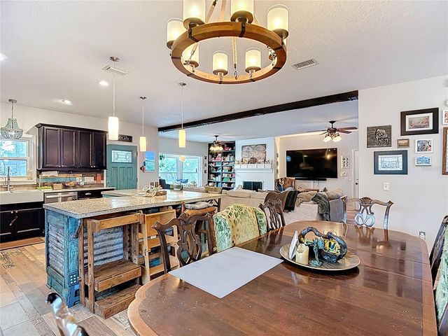 105 W COMANCHE AVENUE, Tampa, FL 33604